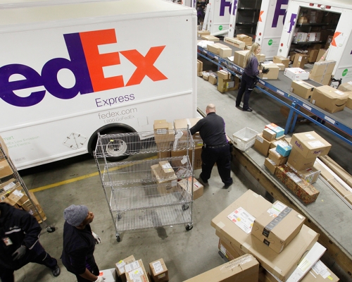 内地指Fedex「誤送」華為貨物說法不實,更涉及其他違法違規。AP資料圖片