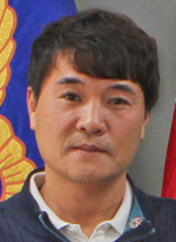 熱心市民朴京浩（左上）。網圖