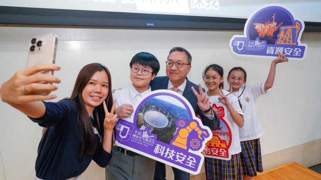 由律政司及保安局舉辦的「香港國安法 – 守護與希望」社交媒體帖文創作比賽，今日於政府總部舉行頒獎禮。林定國fb