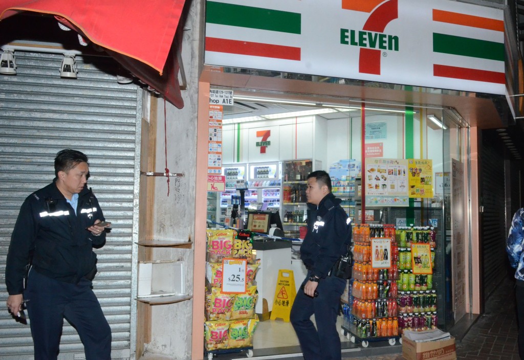 大角嘴道便利店上月遇劫。資料圖片