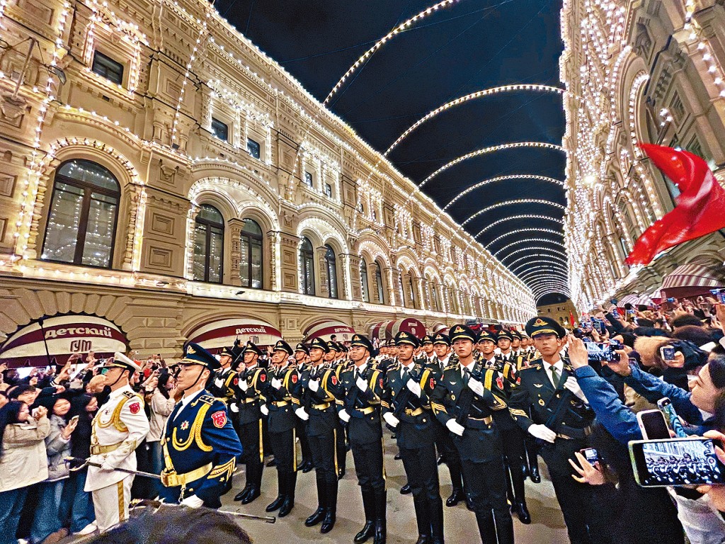 俄羅斯紅場閱兵舉行綵排,解放軍儀仗司禮大隊亮相。