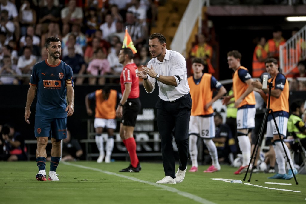 紐卡素新帥謝斯利上任後面對不少困難。法新社 紐卡素新帥謝斯利上任後面對不少困難。法新社
