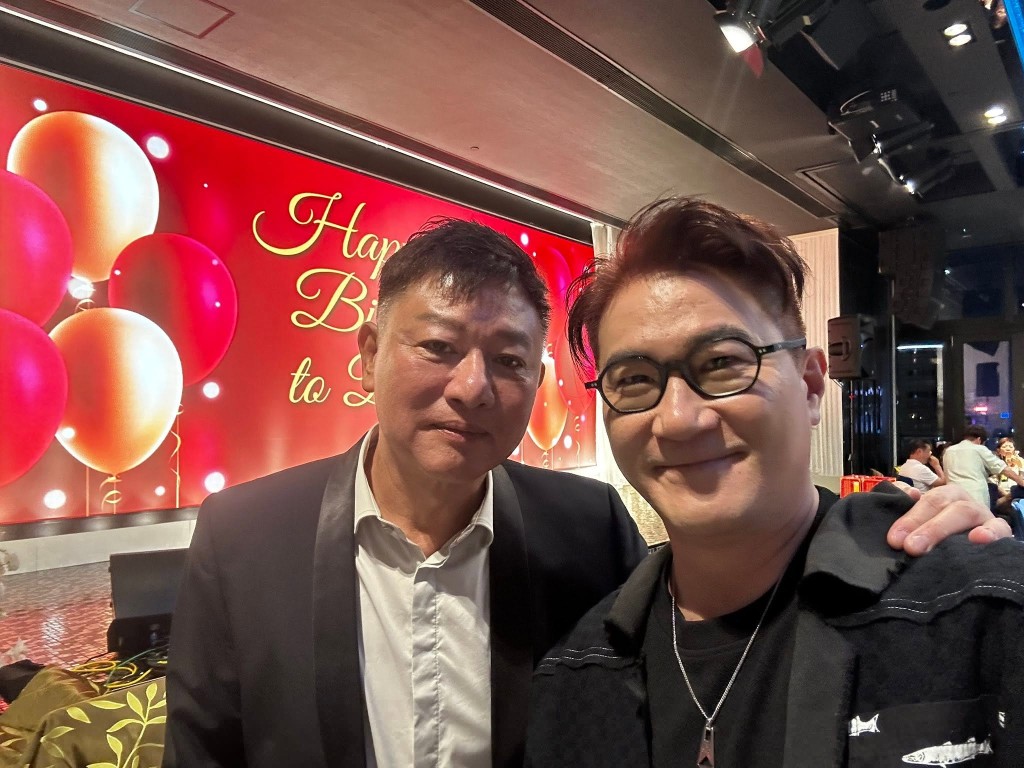 詹秉熙也有合照。 詹秉熙也有合照。