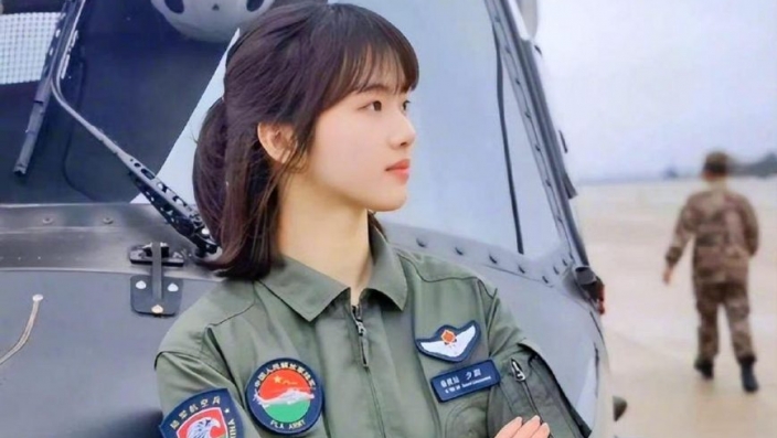 颜值可比宋慧乔的女飞行员徐枫灿当选全国人大代表。