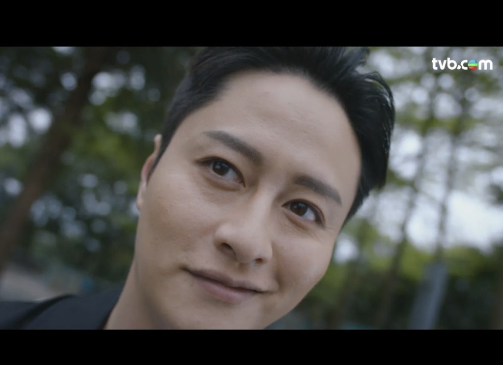 早前《奪命提示》大結局,謝東閔演大奸角,他為袁偉豪廣州音樂會演出時,樂迷都叫他「Julie」。 早前《奪命提示》大結局,謝東閔演大奸角,他為袁偉豪廣州音樂會演出時,樂迷都叫他「Julie」。