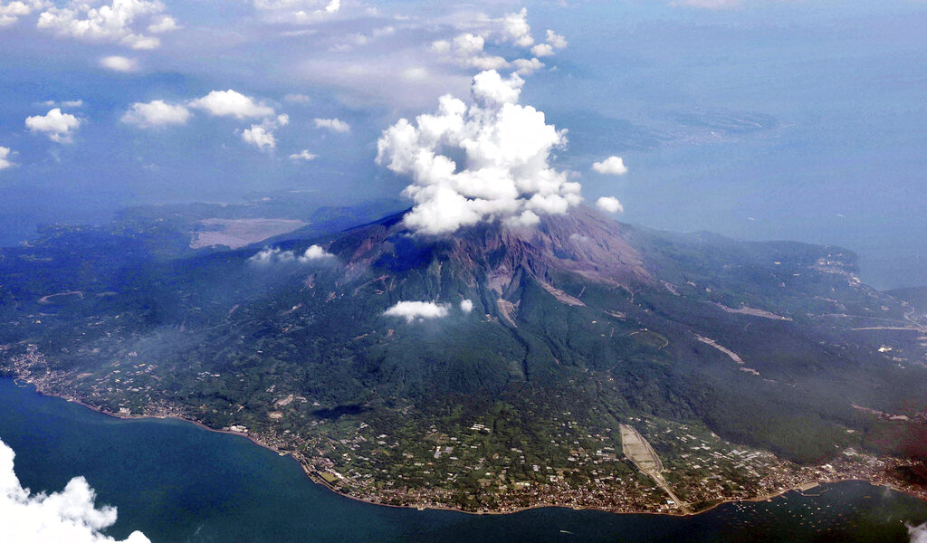 櫻島火山過去多次噴發。美聯社 櫻島火山過去多次噴發。美聯社