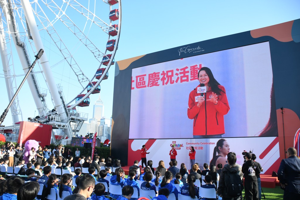 何詩蓓早前舉辦活動，與市民接觸。 