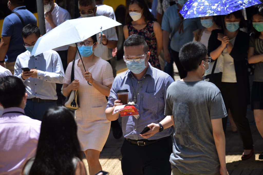 衞生防護中心呼籲市民盡量不要外出。