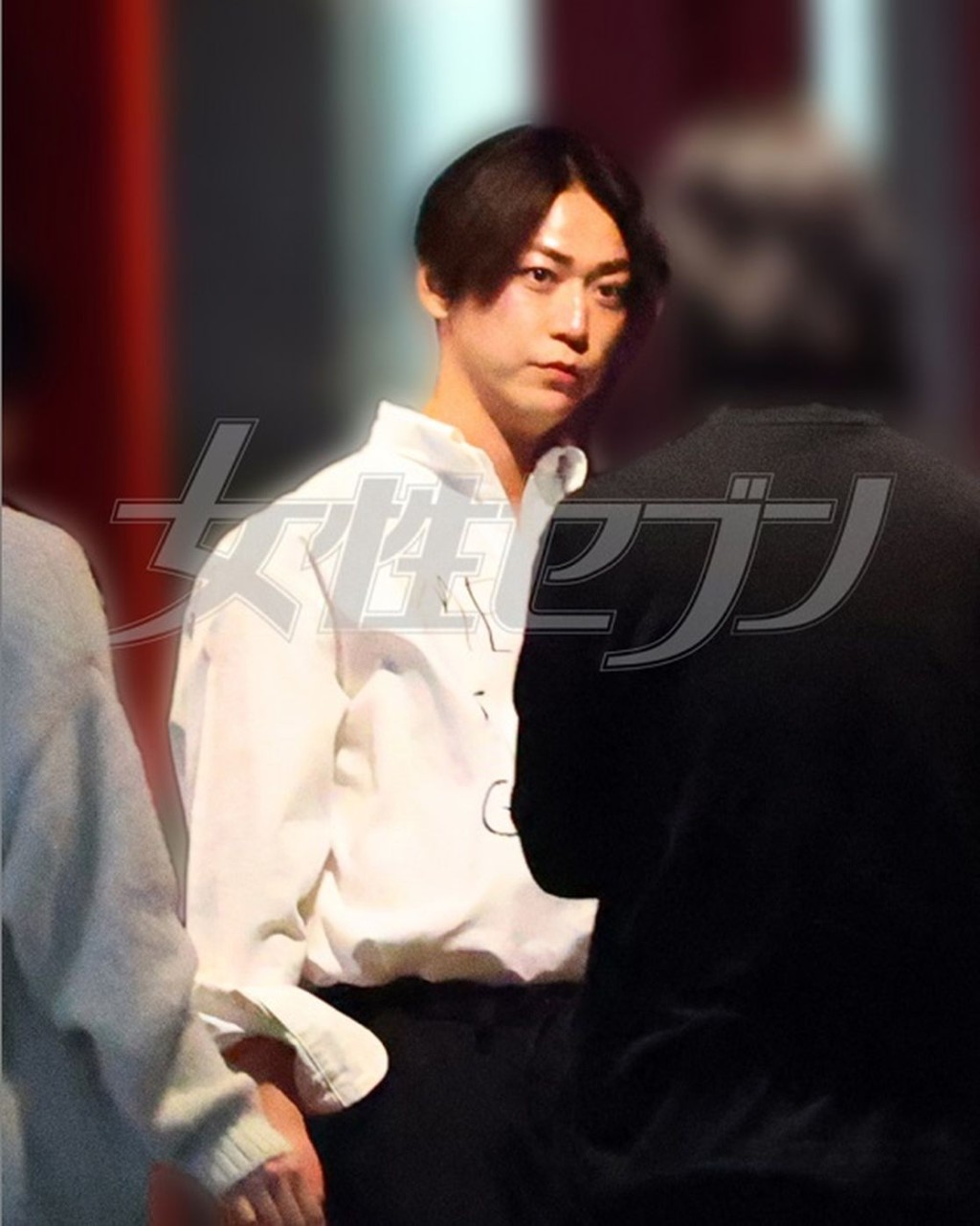 龜梨愛飲酒令田中頗為不滿,日前他就被狗仔拍到與友人在餐廳外吸煙閒聊。 龜梨愛飲酒令田中頗為不滿,日前他就被狗仔拍到與友人在餐廳外吸煙閒聊。