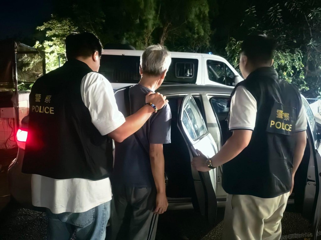 警方拘捕兩名內地司機。