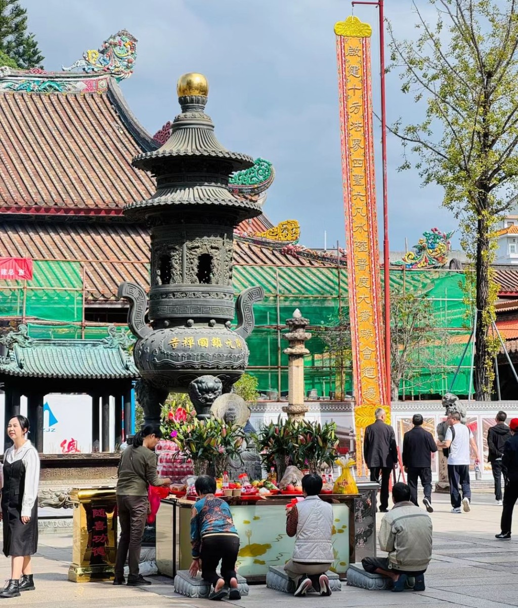 潮州拜神好去处2024｜3. 开元寺 建于唐玄宗开元二十六年（738年），是中国著名的佛教寺院，全年香火鼎盛。（图片来源：一鲤一枝@小红书）