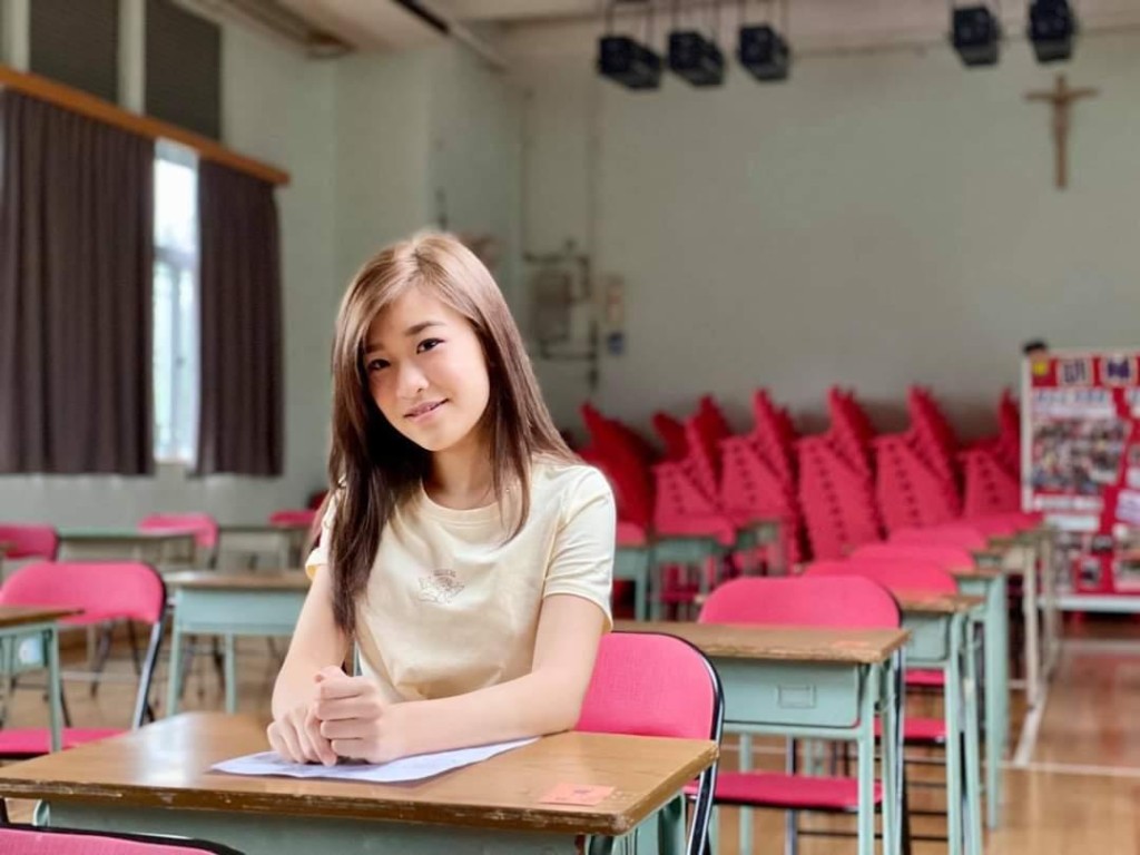 張若希上月開始了大學生活。