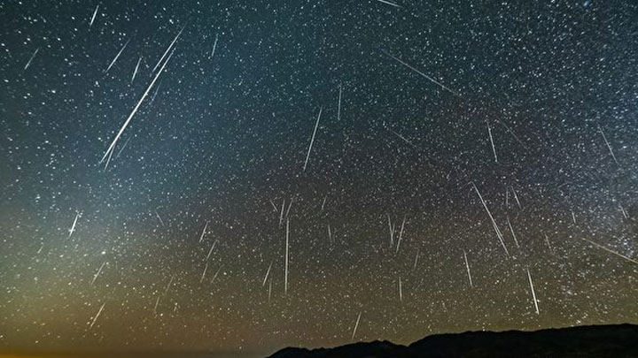 雙子座流星雨高峰期為12月14日晚上9時，天頂每小時出現率可達到150粒。