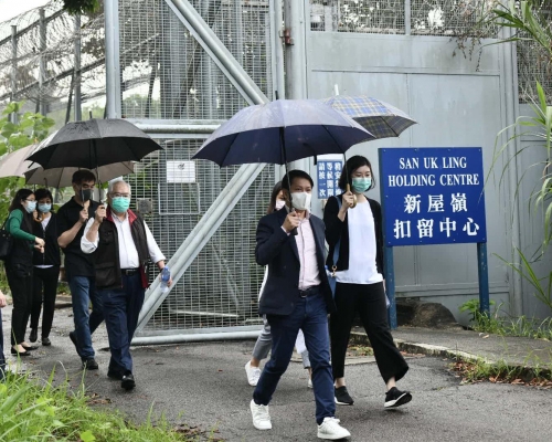 議員參觀新屋嶺扣留中心