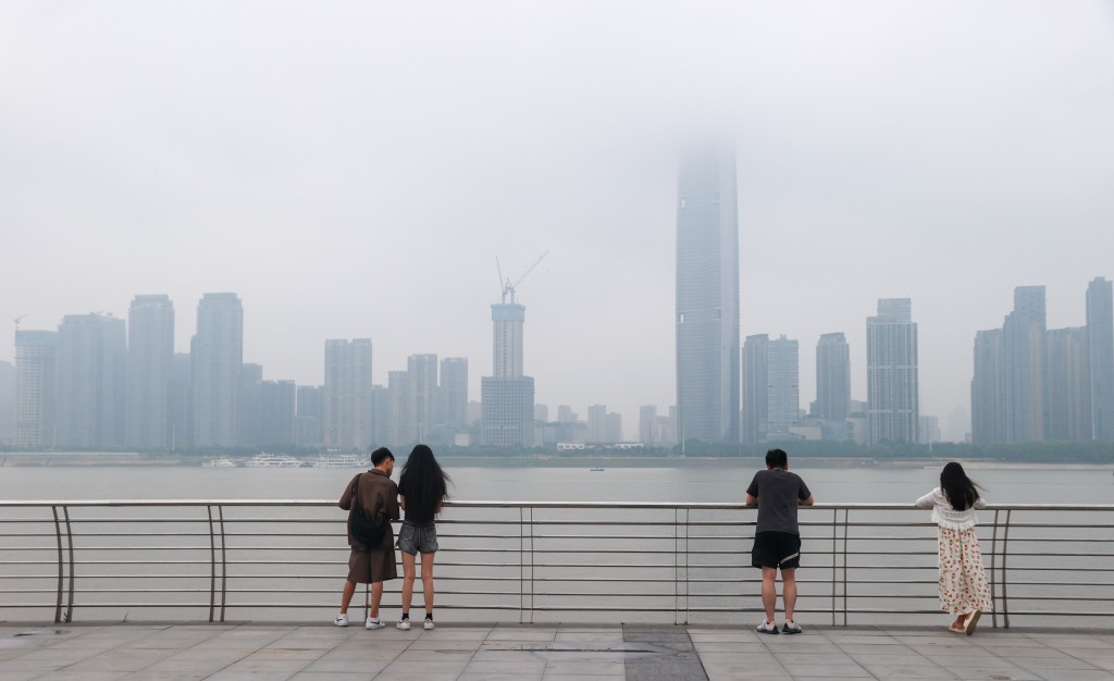 中国科学报称，2023年可能成为全球有记录以来最热年。 新华社