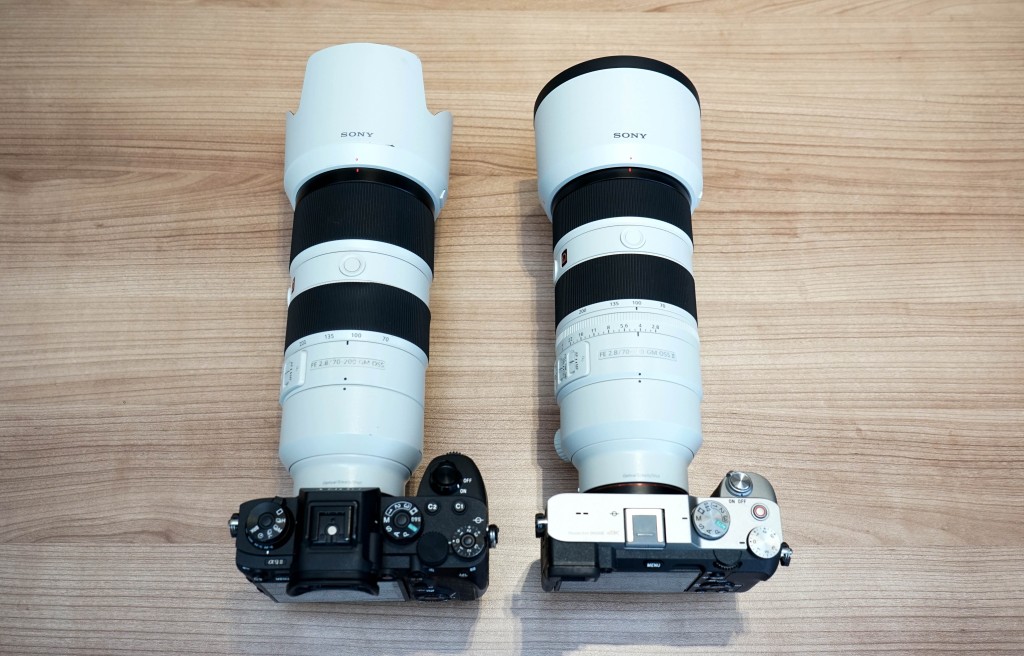 ●跟第一代（左）对比，FE 70-200mm F2.8 GM OSS II（右）不但改用全新17片14组镜片设计，重量大减至1,045g，重量分布亦更平衡。
