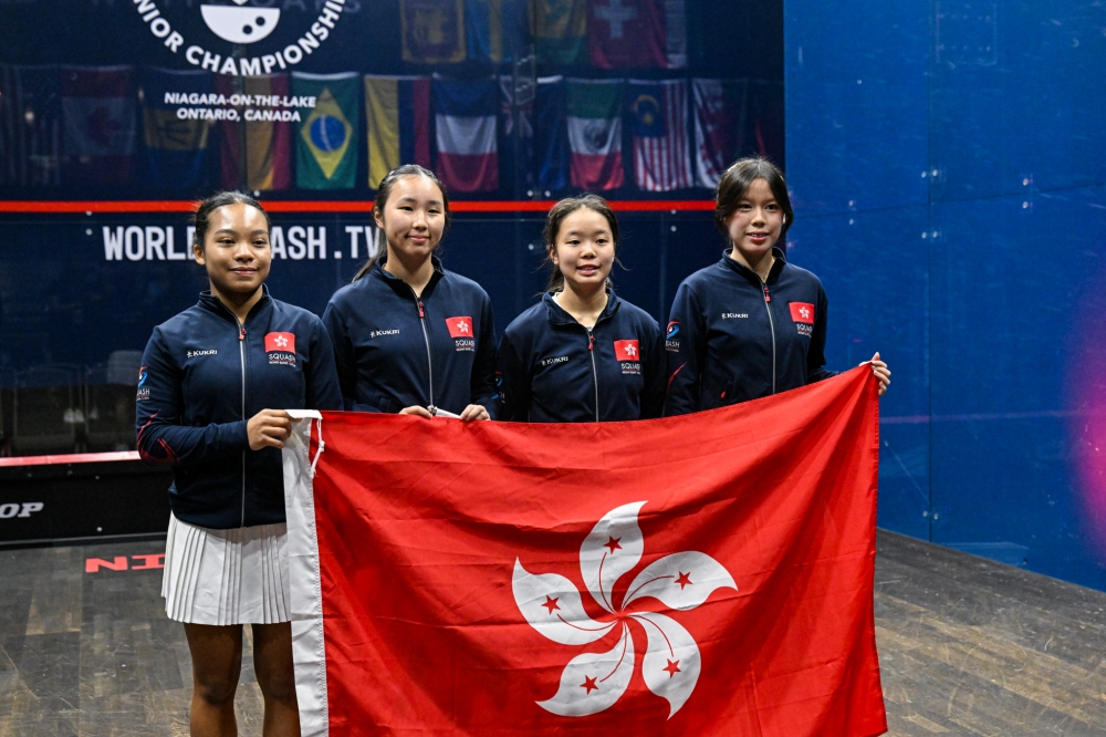 港女隊4位成員,左起鄧凱琳、鄺恩琳、張芷晴、盧沛言。世界壁球總會圖片 港女隊4位成員,左起鄧凱琳、鄺恩琳、張芷晴、盧沛言。世界壁球總會圖片