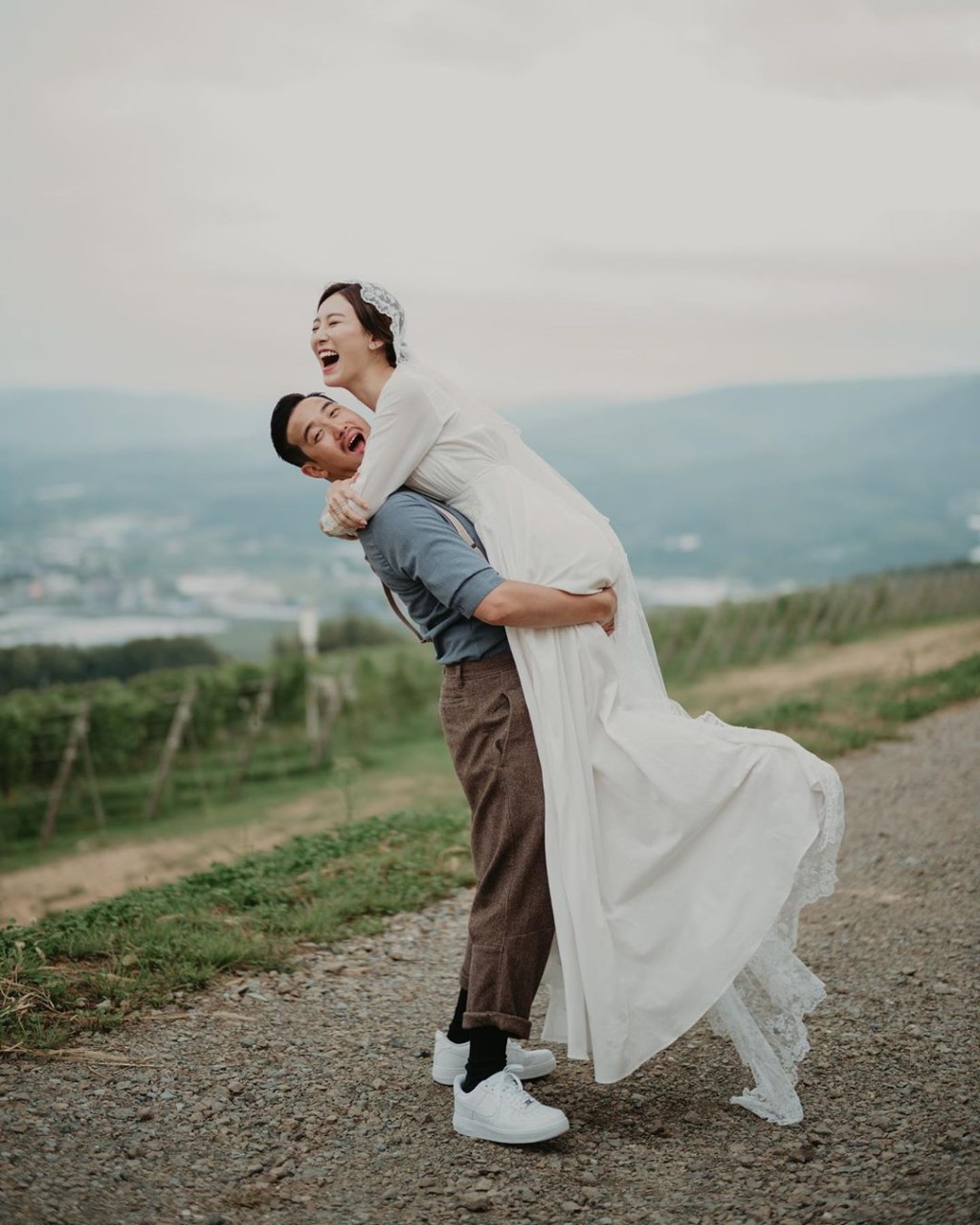 Venus與曾志偉兒子曾國祥於19年結婚。