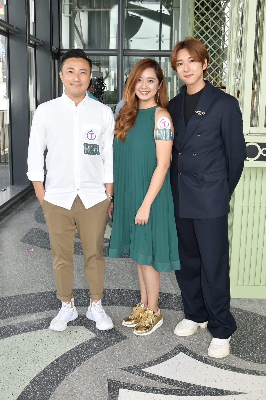 崔建邦、女友Jessica及女友的胞弟。