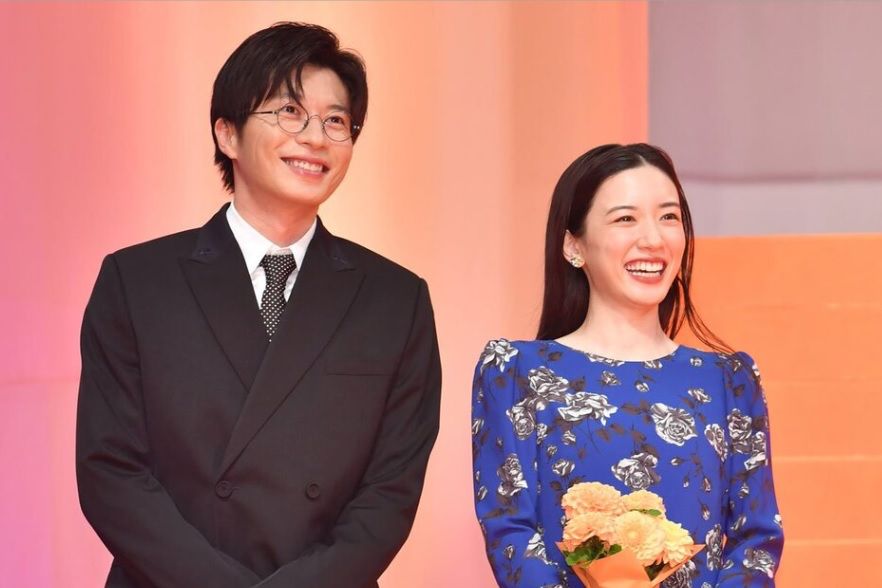 永野芽郁日前被《週刊文春》爆料與《大叔的愛》已婚男星田中圭發展不倫戀。 永野芽郁日前被《週刊文春》爆料與《大叔的愛》已婚男星田中圭發展不倫戀。