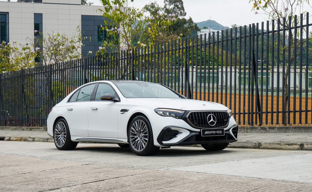 充電混能平治Mercedes-AMG E 53 HYBRID 4MATIC+本地試駕:高性能AMG E 53 HYBRID 4MATIC+的躍動型態自然有別標準版E-Class。