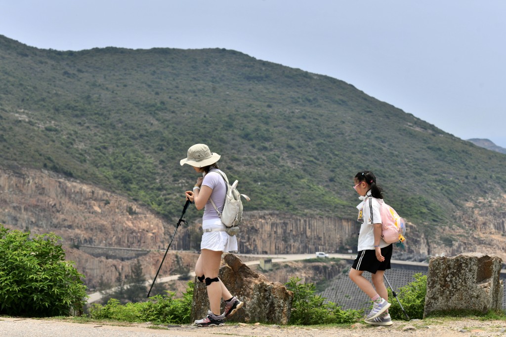 消委會建議按自身需要選購相對應行山杖。資料圖片 消委會建議按自身需要選購相對應行山杖。資料圖片