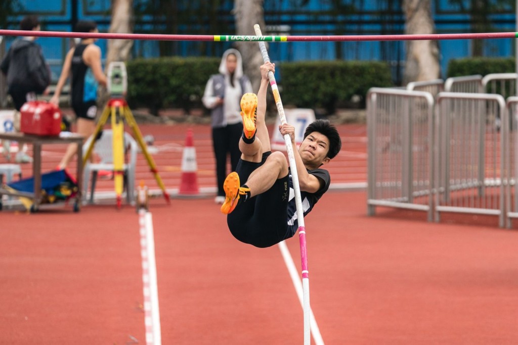 刷新U18男子撑竿跳纪录的林政宏。香港田总图