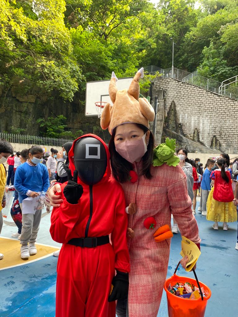 國際、直資學校有的Reading Day（閱讀日），該校也有，讓全校學生扮演不同圖書人物，耳濡目染閱讀的興趣。