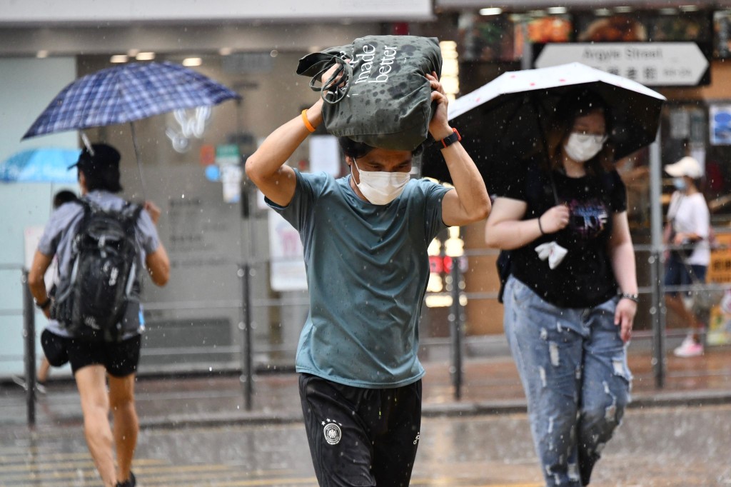 天文台發布秋季季度預報,預料香港氣溫正常至偏高,雨量正常至偏多。