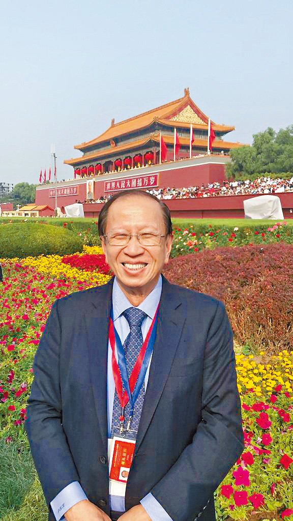 2019年,貝鈞奇前往北京出席國慶70周年慶典。 2019年,貝鈞奇前往北京出席國慶70周年慶典。