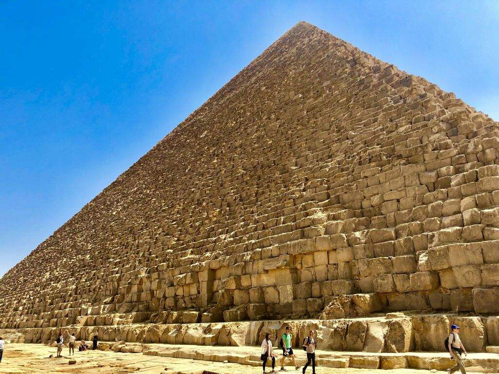 胡夫金字塔有約4500年歷史。