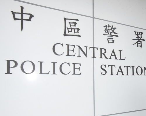 警方展開代號「風林」的打擊無牌賣酒,行動中共拘捕12人。(資料圖片)