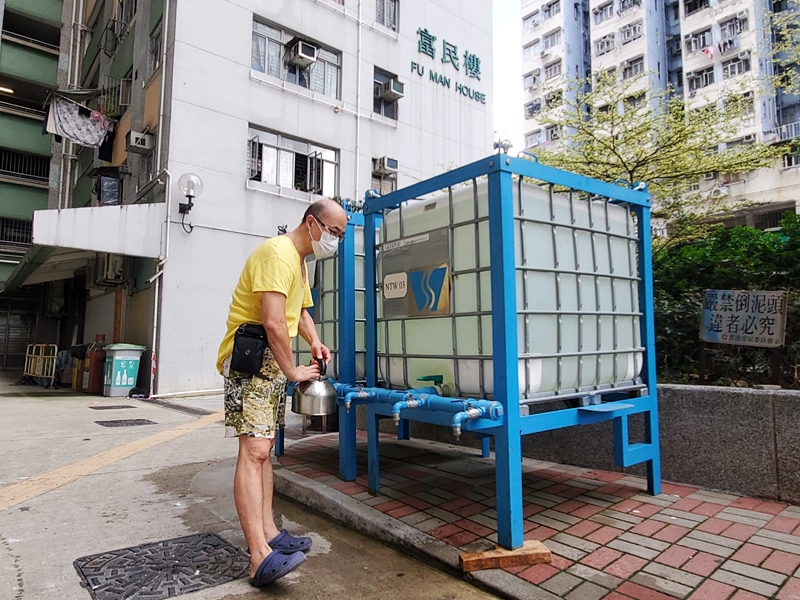 居民王先生表示此情況已持續近一周。