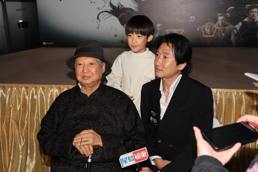 訪問期間，洪天明細仔突入！