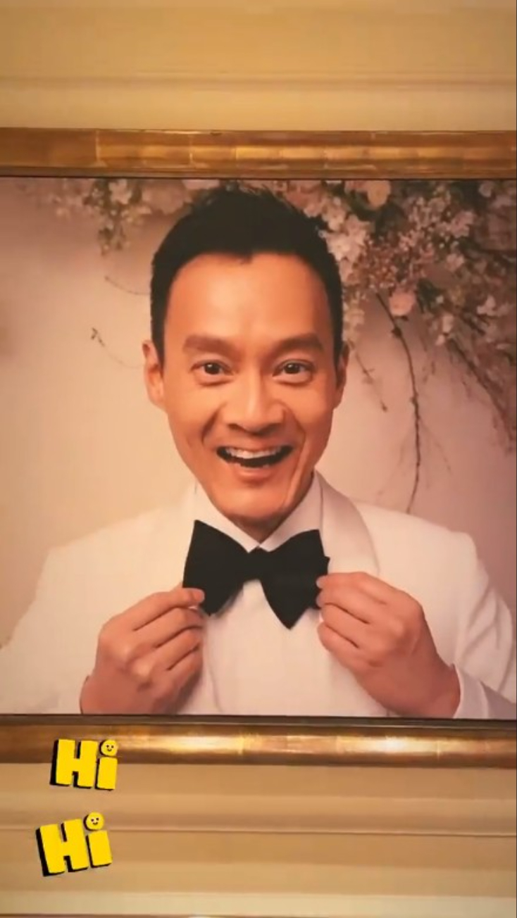 一出Lift行到走廊,Vinci又見到新郎的大大幅獨照。