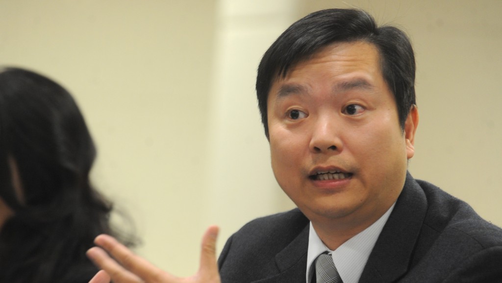 巴士安全帶︱交諮會支持法例延伸至其他車種 黃仕進：乘客安全應放首位