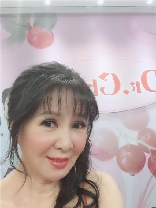 不過,林美照緊急開刀進行腸道手術,得以保住健康,勇敢戰勝大腸原位癌。 不過,林美照緊急開刀進行腸道手術,得以保住健康,勇敢戰勝大腸原位癌。