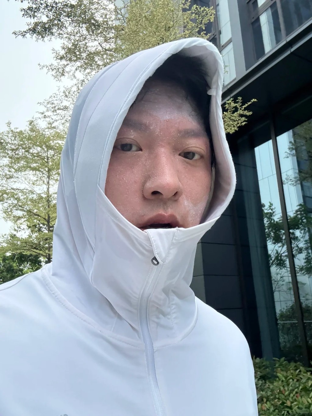 高鈞賢好有喪屍片的味道。 高鈞賢好有喪屍片的味道。