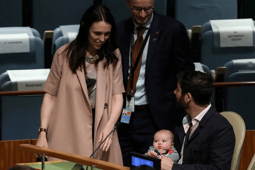 阿德恩曾帶著3個月大的女兒前往紐約參加聯合國大會，成為熱話。AP/路透