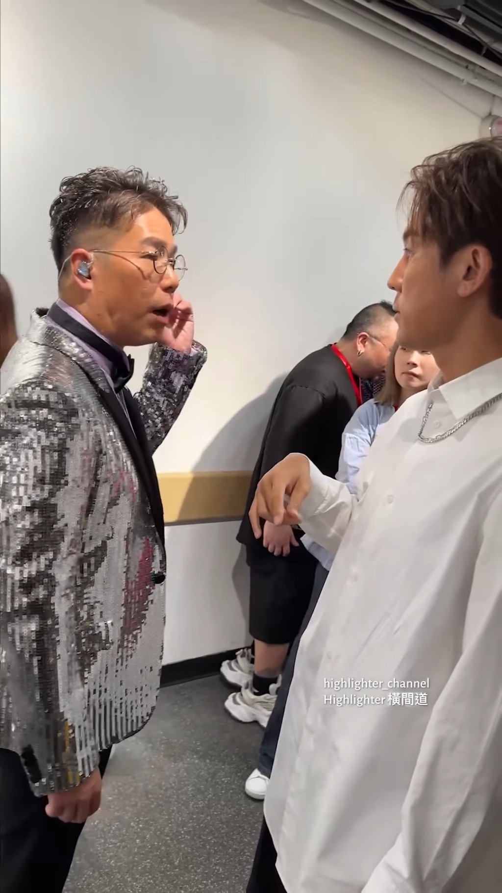 林曉峰在後台都有與譚俊彥傾偈。 林曉峰在後台都有與譚俊彥傾偈。