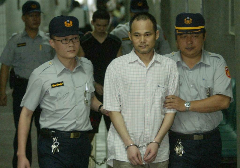 電單車行老闆陳金火(中)死刑定讞、槍決伏法。中時 電單車行老闆陳金火(中)死刑定讞、槍決伏法。中時