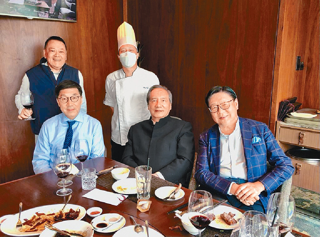 ■男士們跟餐廳大廚Ray Ng來張合照