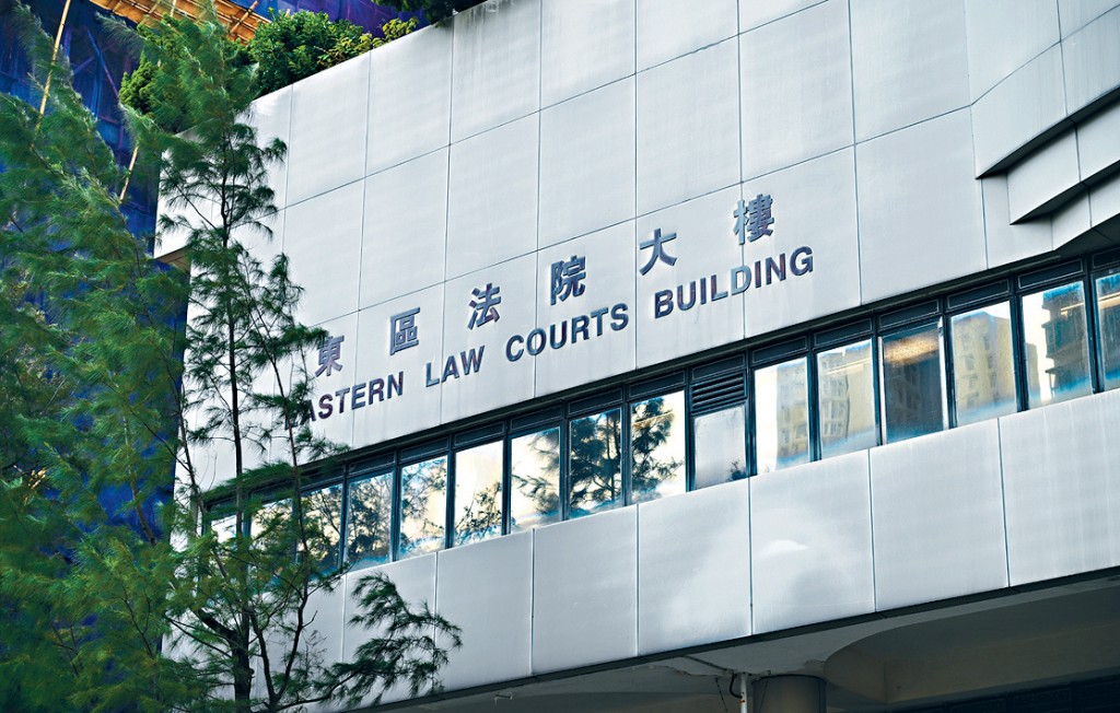 前消防隊目黃千乘在東區法院承認7項欺詐及3項企圖欺詐罪。