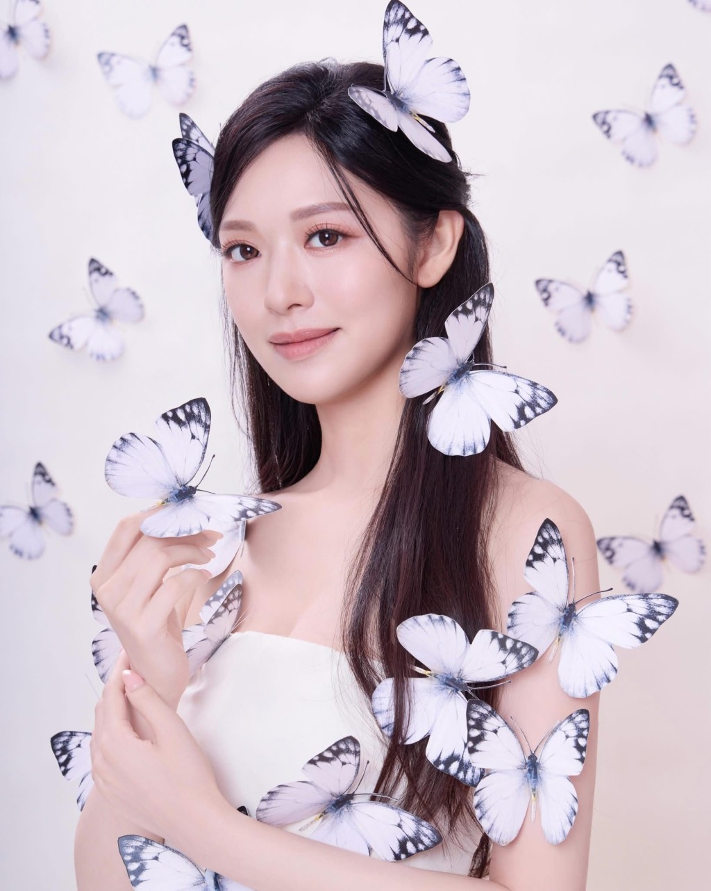 32歲生日的馮盈盈分享蝴蝶感言。