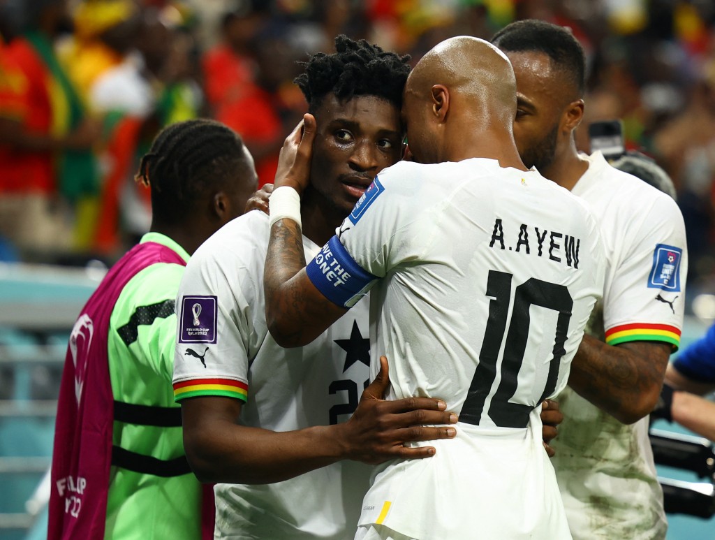 加纳再度领先3:2后球员相拥庆祝。REUTERS