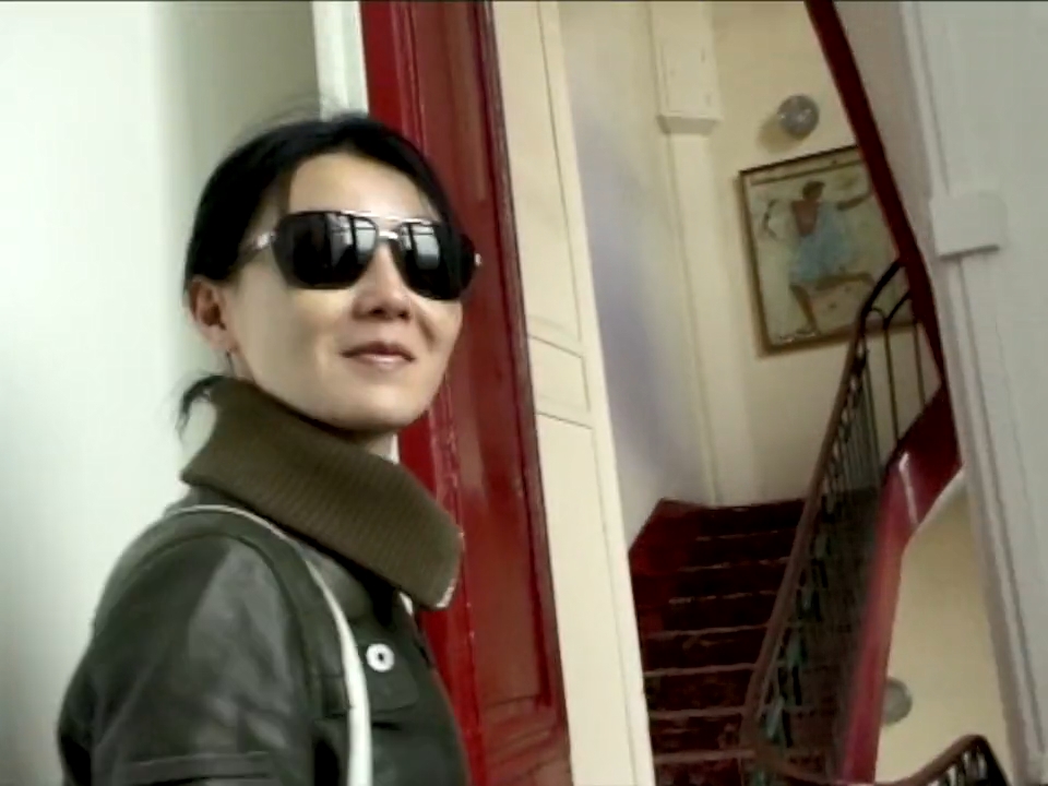 张曼玉第一段是2005年在巴黎生活的片段。