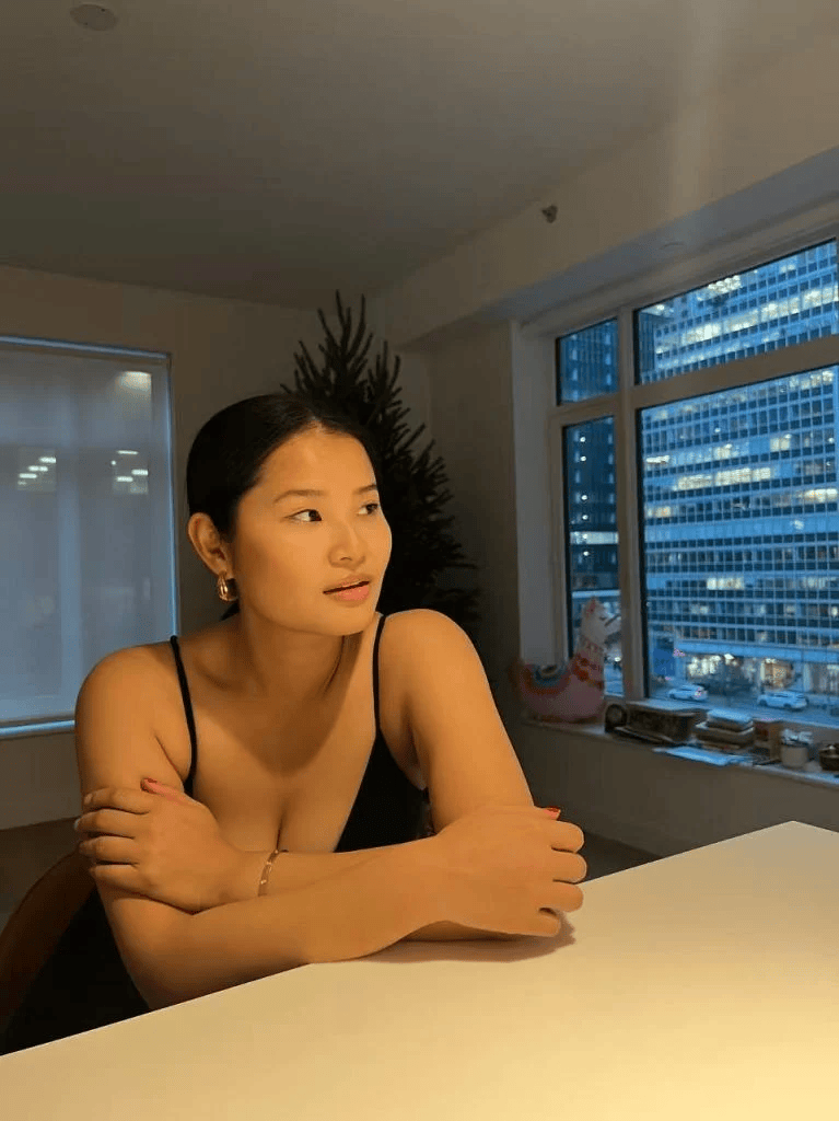 Sue Zhong在中國出生、現居洛杉磯,曾諮詢多名婚介,希望尋找從事AI工作的丈夫 Sue Zhong在中國出生、現居洛杉磯,曾諮詢多名婚介,希望尋找從事AI工作的丈夫