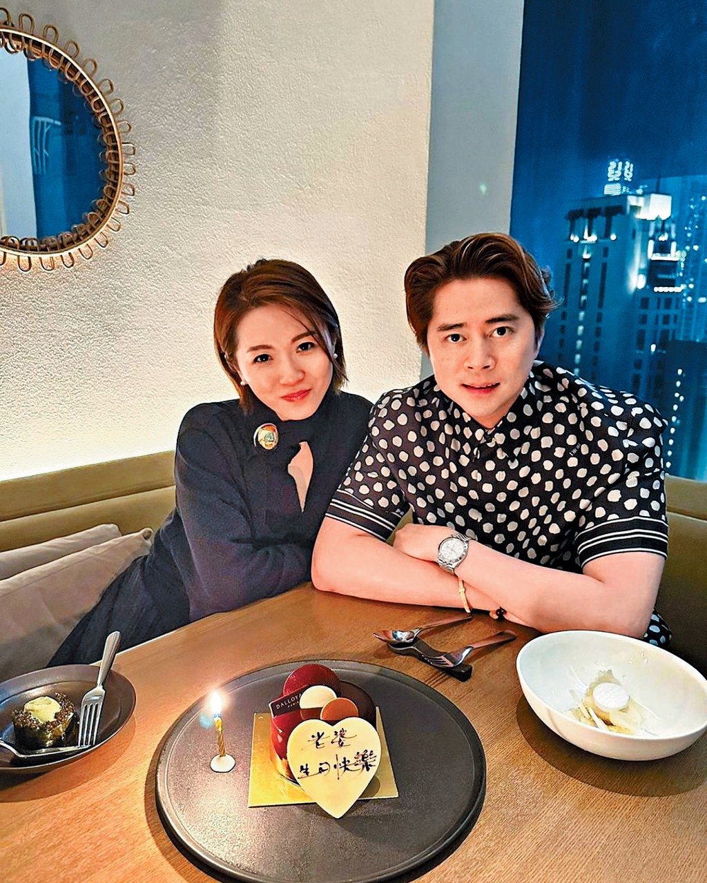 徐天佑太太(左)表示，會就電影公司硬闖拍攝一事，保留一切法律追究權利。