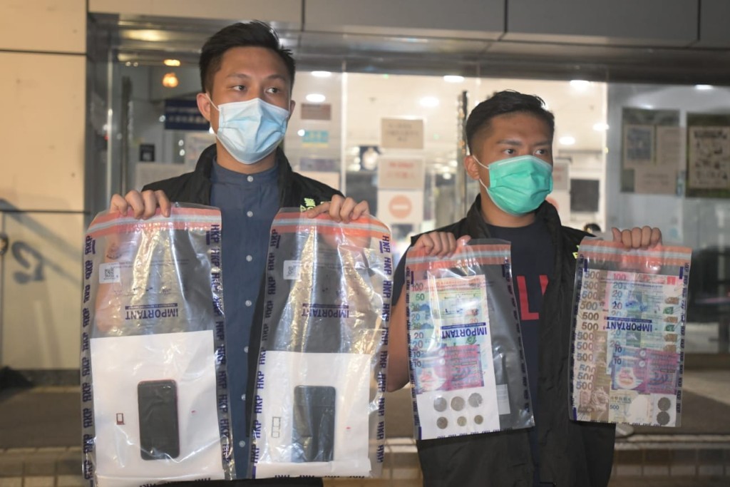 警方展示證物。