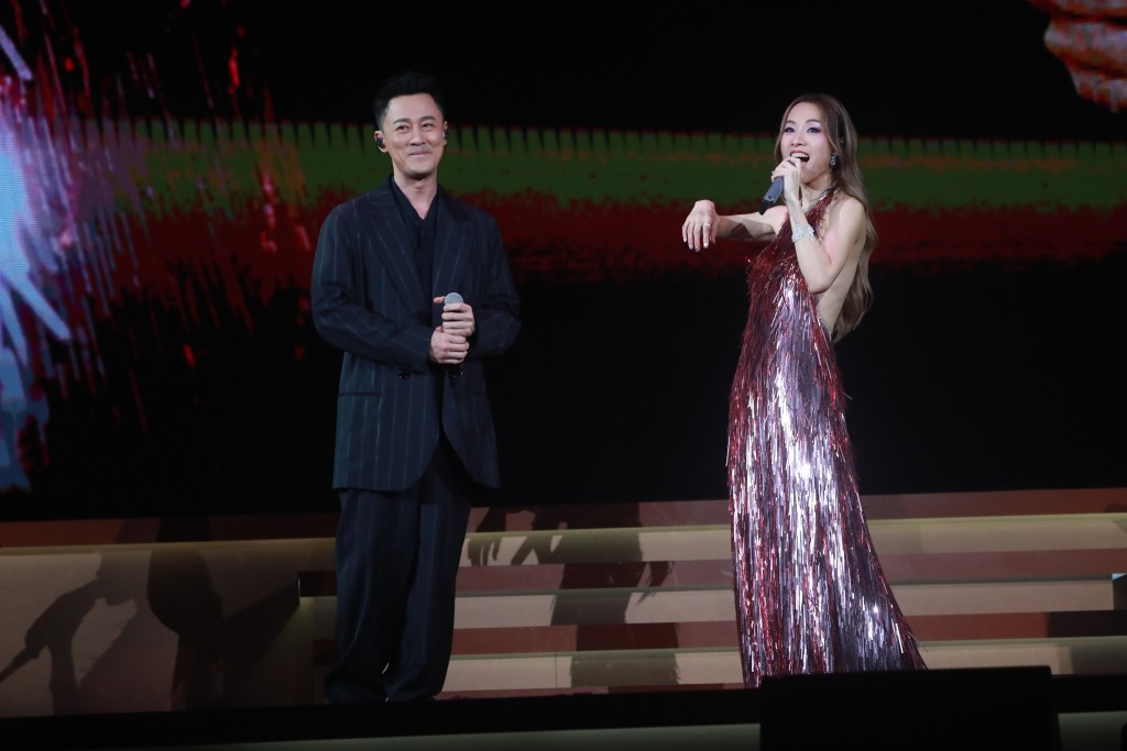 3月紅館《STEP by STEPHY 鄧麗欣紅館演唱會2025》，她邀請林峯任表演嘉賓。